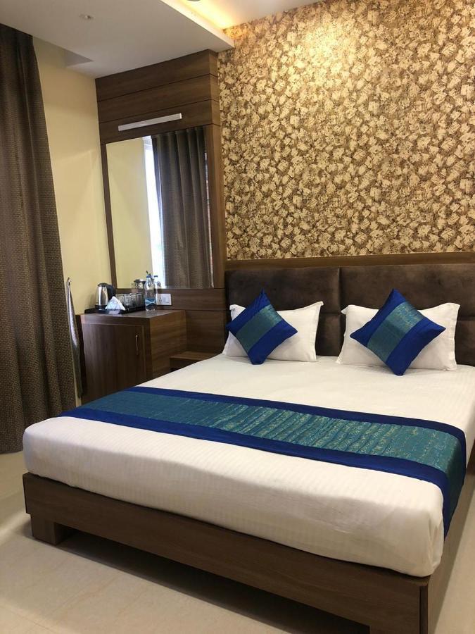Hotel S.s Royal 3*