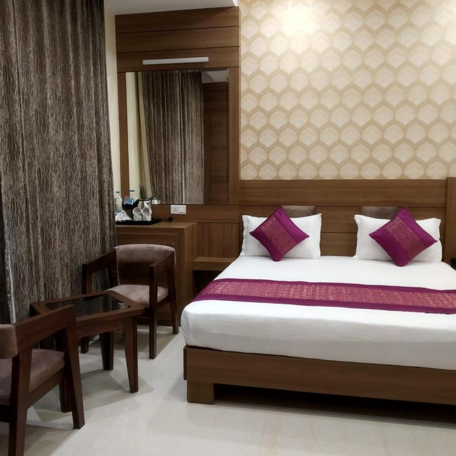 S.s Royal Hotel 3*