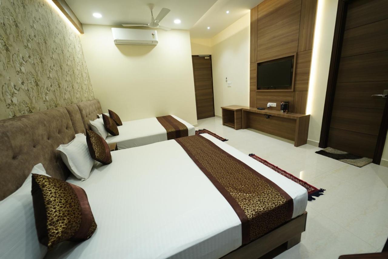 S.s Royal 3* Amritsar