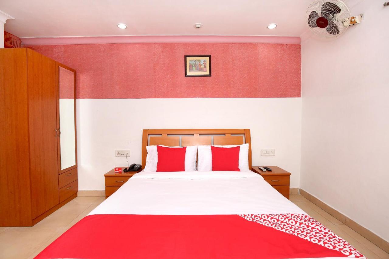Oyo 13365 Teg Royal 3*