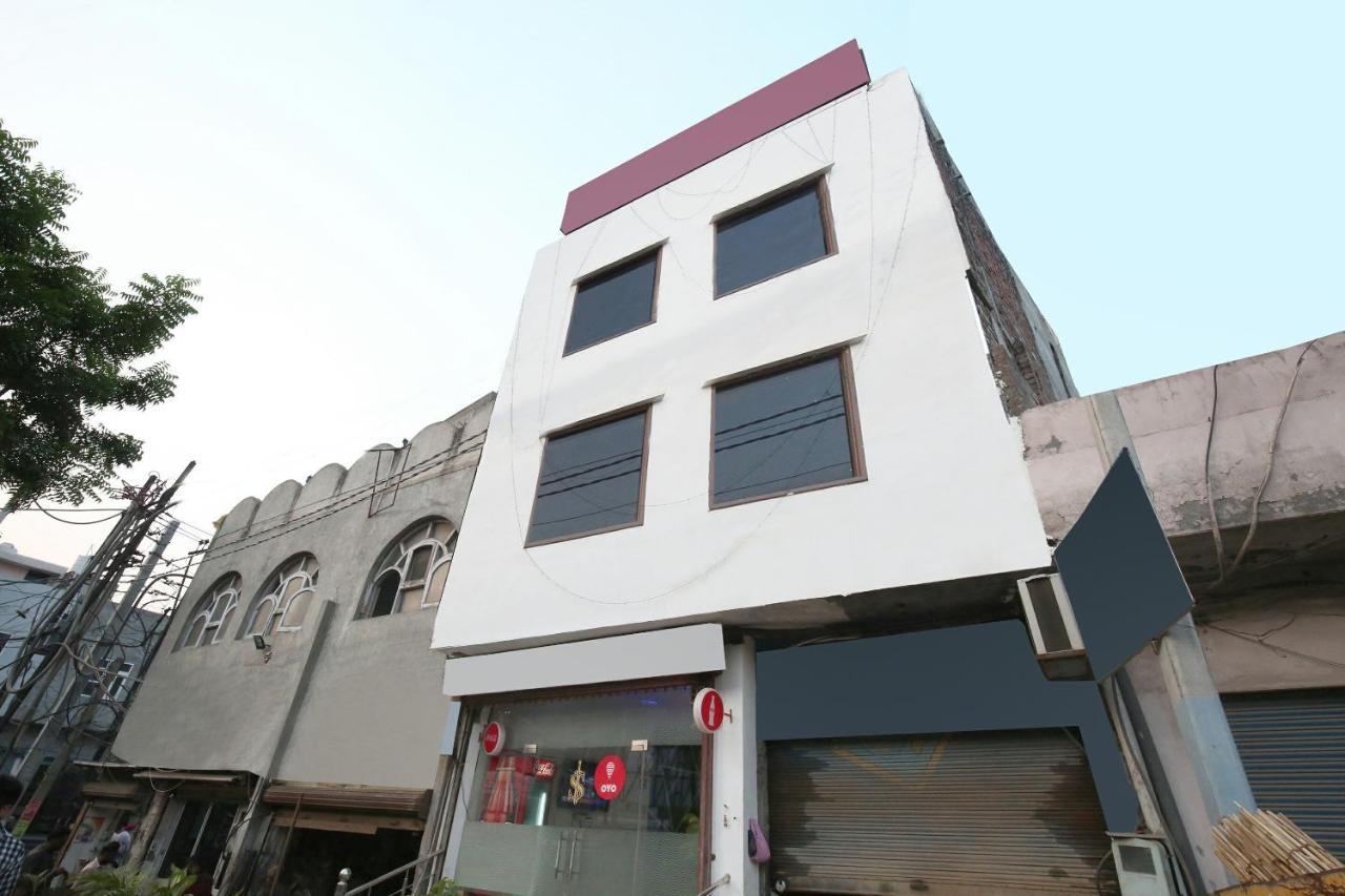 Oyo 9593 J S Regency 3*