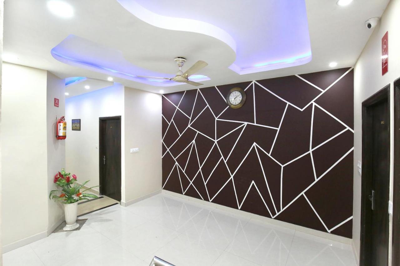 Hotel Oyo 9593 J S Regency