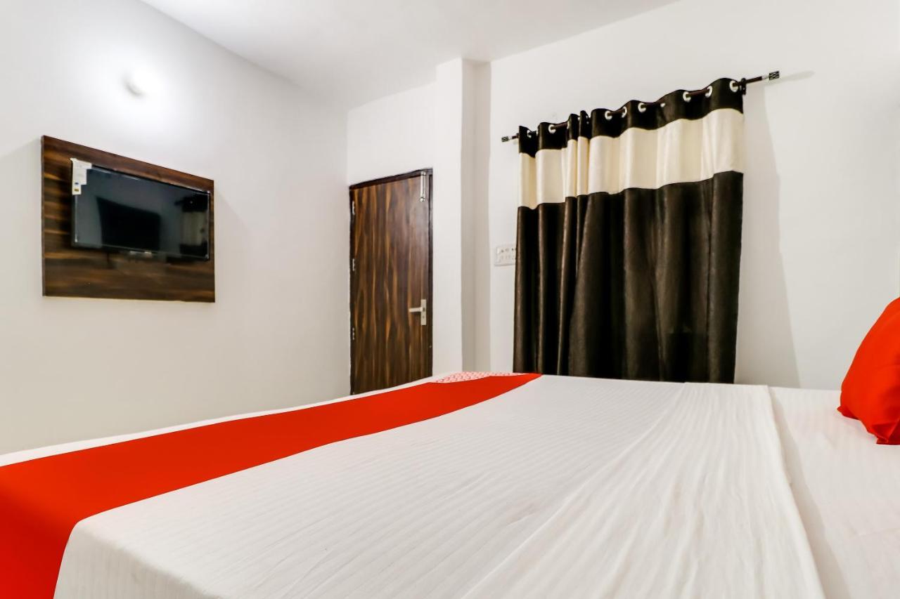 Hotel Oyo 40405 Second