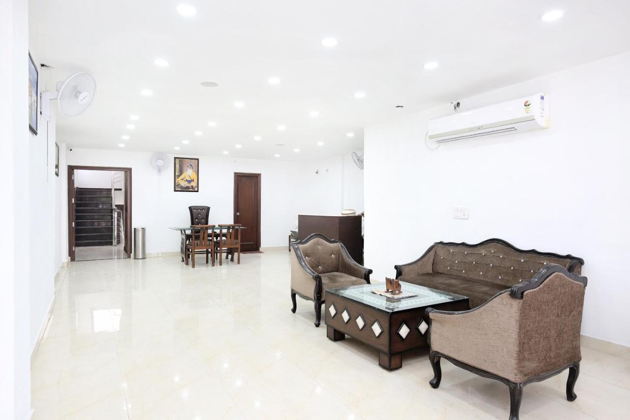 Hotel Oyo 15652 51 Amritsar