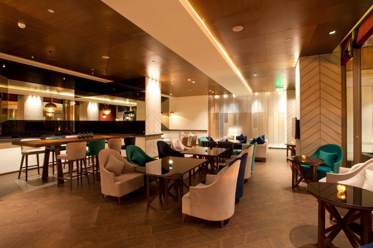 Hyatt Regency & Hotel 5*