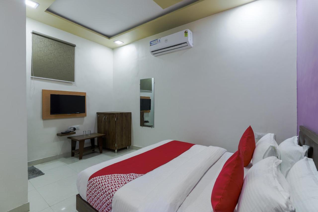 Hotel Oyo 72018 24 Seven 3*