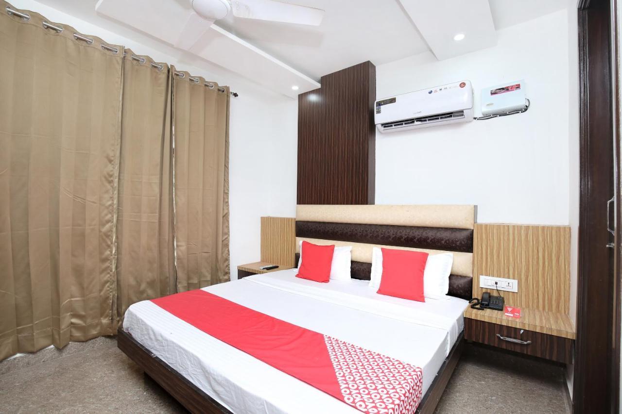 Oyo 15863 Royal Vij Amritsar