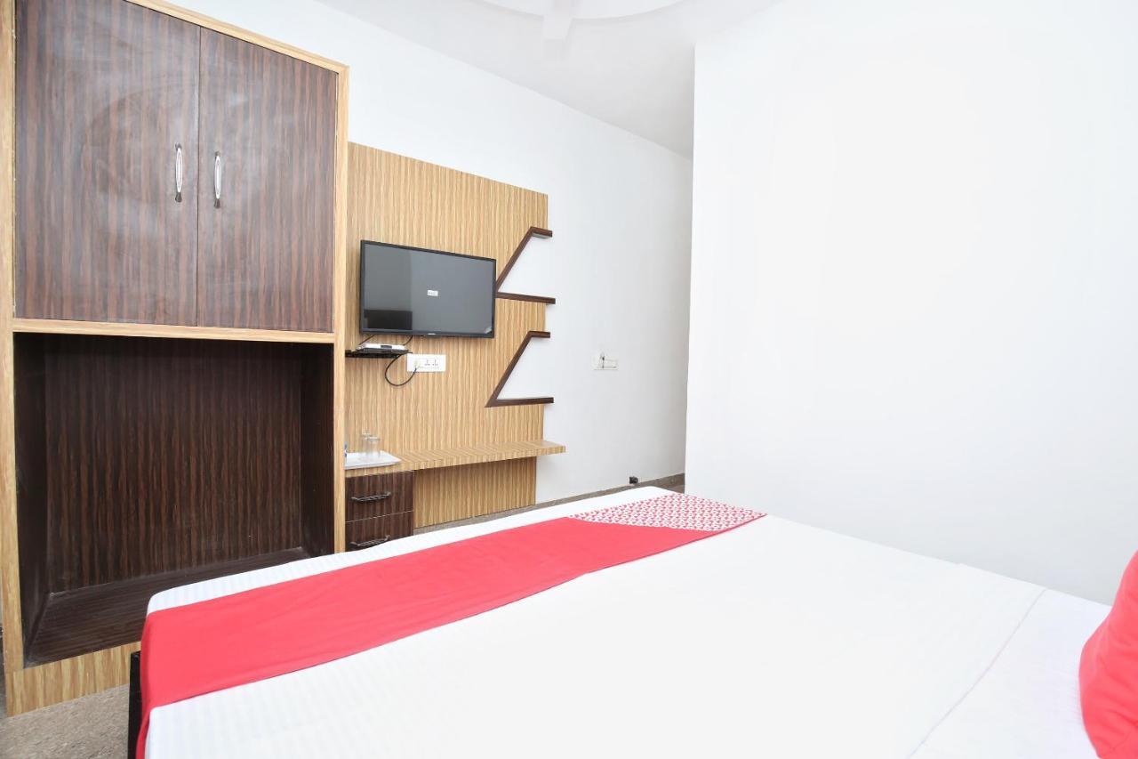 Oyo 15863 Royal Vij Amritsar