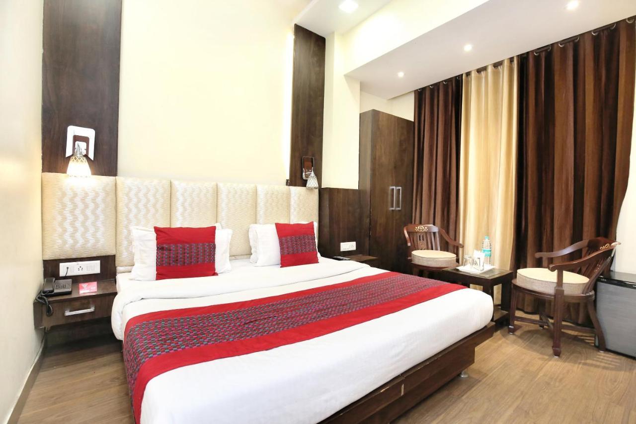 Hotel Oyo 7447 Grand Park 3*