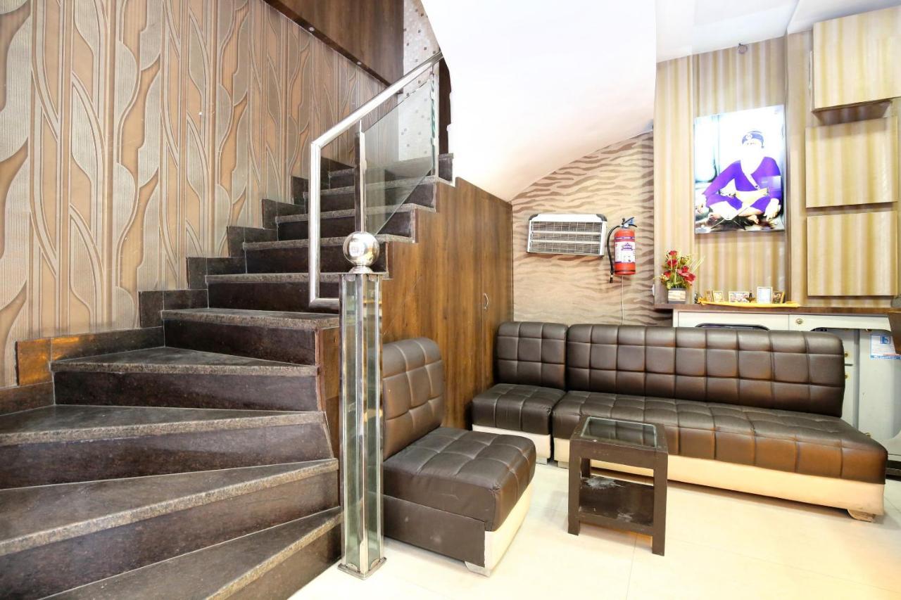 Oyo 7447 Grand Park Hotel