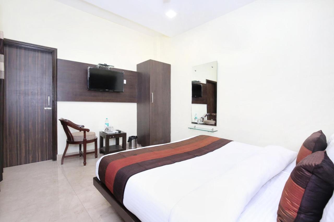 Hotel Oyo 7447 Grand Park 3*