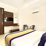 Oyo 11680 Hotel Grand Star
