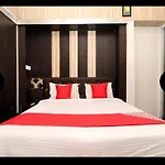 Hotel Green Tower