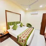 Hotel The Orchid Tree Amritsar - Walking From Golden Temple