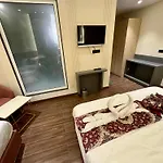 Hotel 51