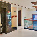 Hotel Aura Grand By Levelup Hotels