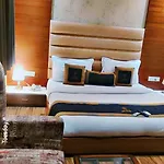 Hotel Aura Grand By Levelup Hotels