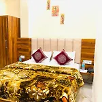 Hotel Woodlark - 2 Mins Walk From Golden Temple