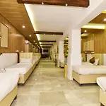 Hk Backpackers-Luxury Rooms & Dormitory
