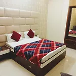 Hotel Robin Inn