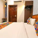 Hotel California Heights
