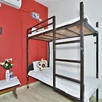 Wow Backpackers Hostels