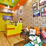 Wow Backpackers Hostels