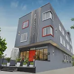 Super Townhouse Golden Avenue Road