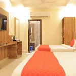 Hampton Hotel - 200 Mt From Golden Temple