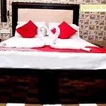 Mannat Guest House And Pg