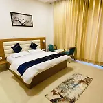 Ry Luxuries Hotel