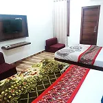 Om Guest House And Pg