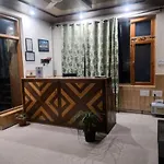 Savakar Lodge