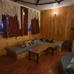 Savakar Lodge