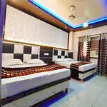 Revoli Inn Hotel Just 5 Min From Golden Temple