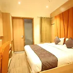 Hotel Nayyar Regency Near Bus Stand