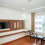 Hotel Grand Hridey- 20 Steps From Railway Station