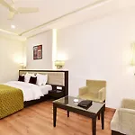 Hotel Shiraz Castle