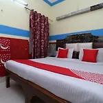 Oyo 30100 Lucky Guest House