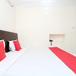 Oyo 30274 Temple City Guest House