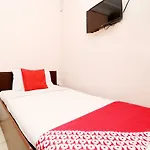 Oyo 30274 Temple City Guest House