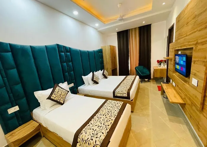 Hotel Dream Town By Cozy Hotels & Resorts