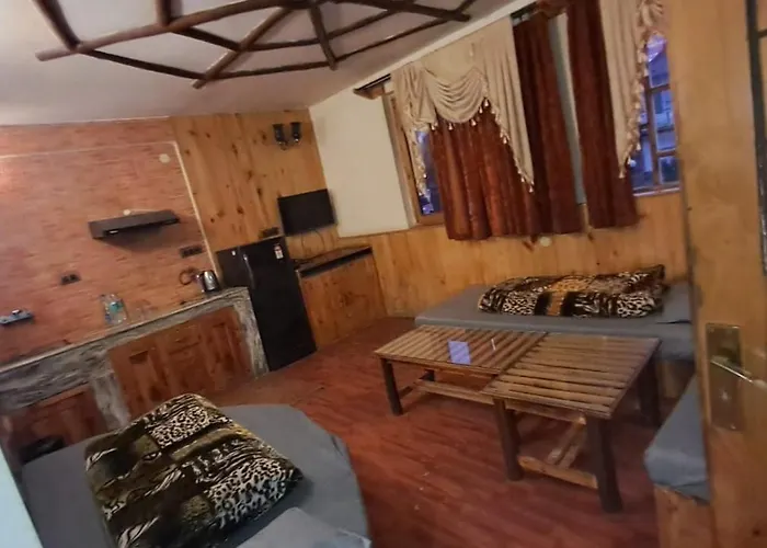 Savakar Lodge