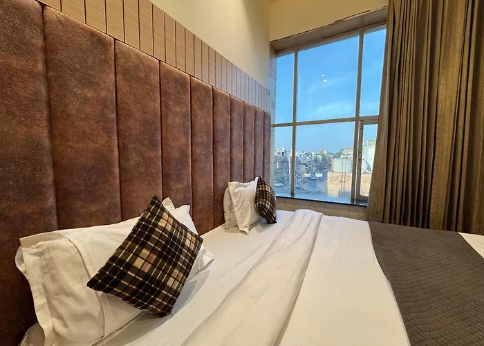 Hotel Sehdev Residency