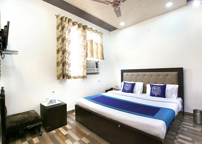 Oyo 9602 Hotel Bharat Lodge