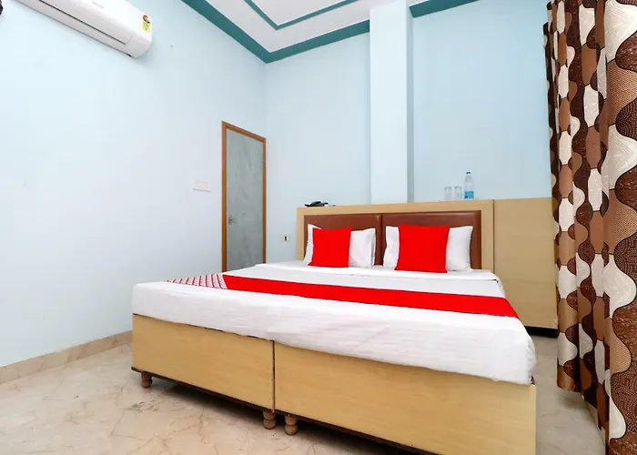 Oyo 43966 Jaura Inn