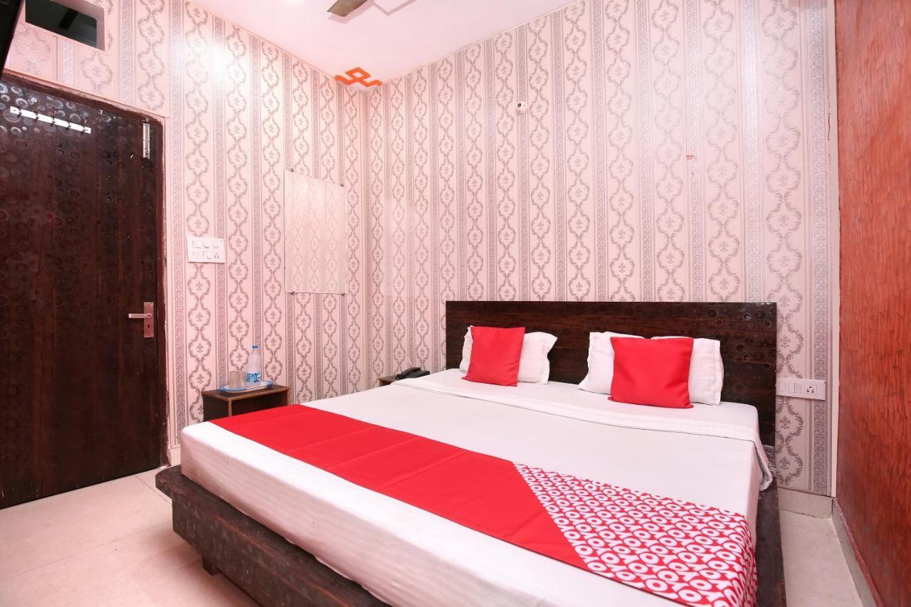 Oyo 19565 Galaxy Hotel 3*