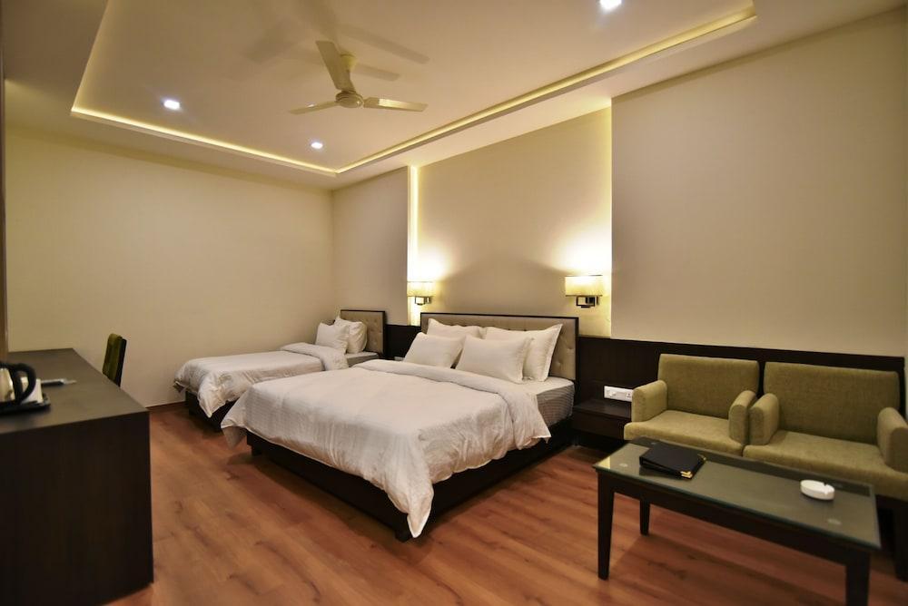 Shiraz Castle 3* Amritsar