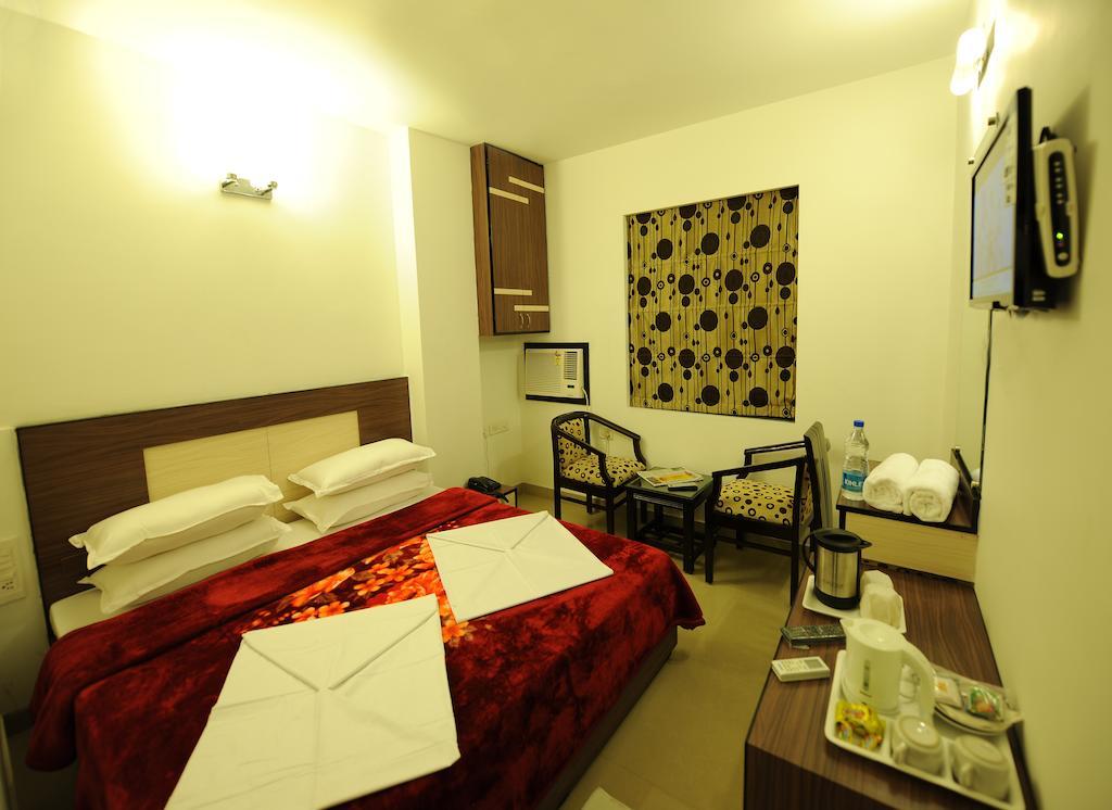Hkj Residency Hotel 2*