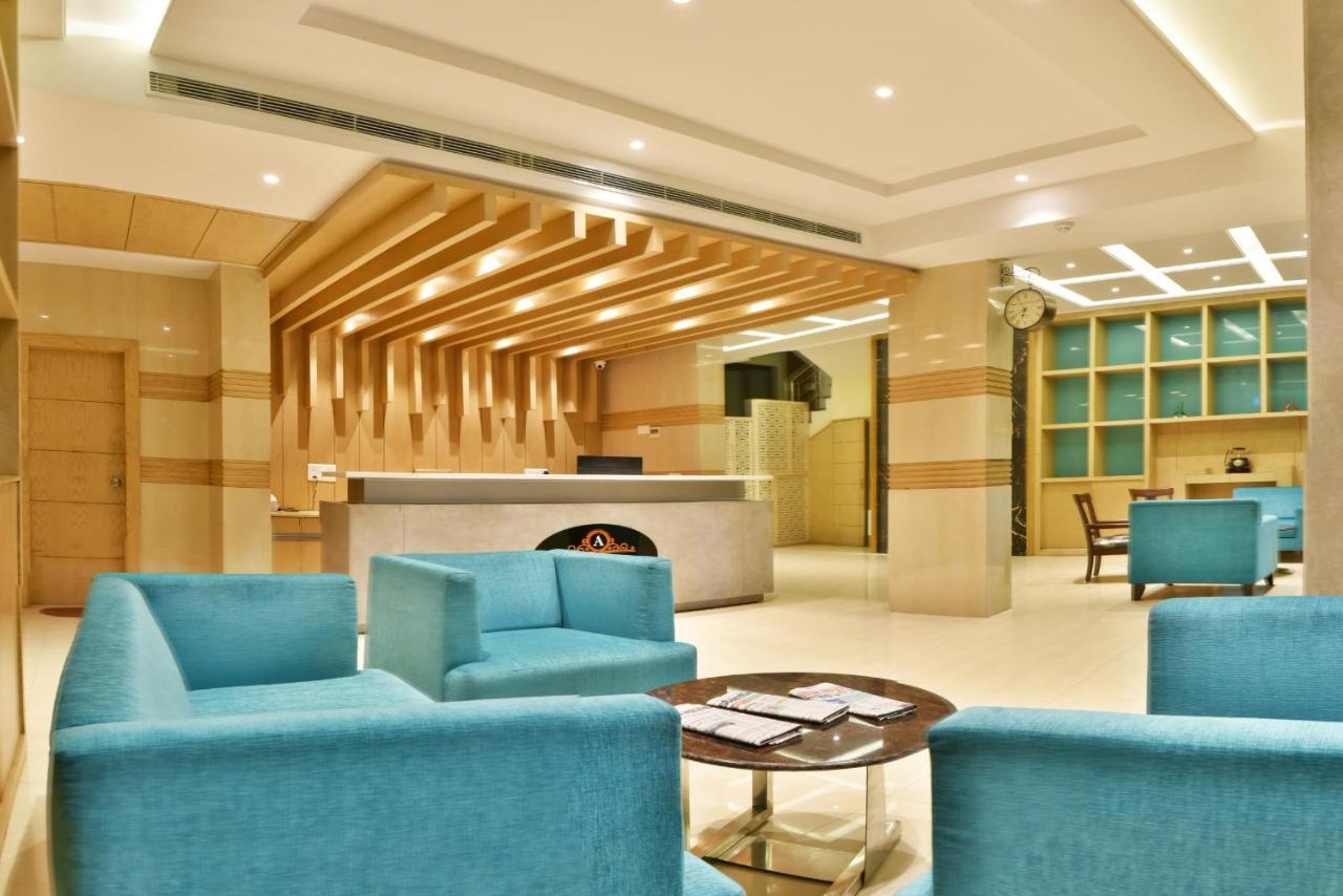 Hotel International 2 Min Walk From Bus Stand